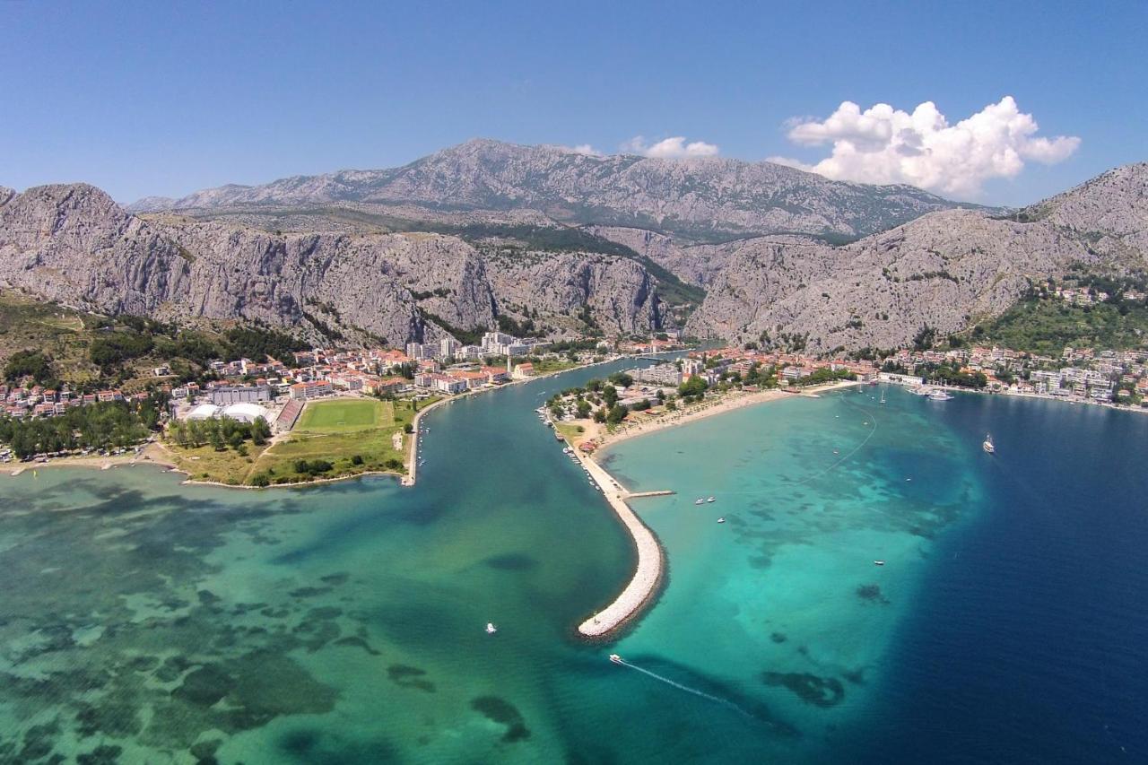 Apartments With A Parking Space Omis - 2745 Esterno foto
