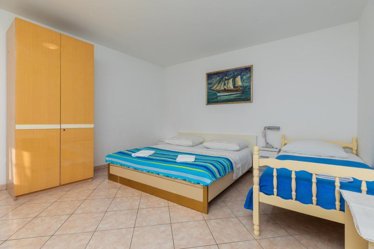 Apartments With A Parking Space Omis - 2745 Esterno foto