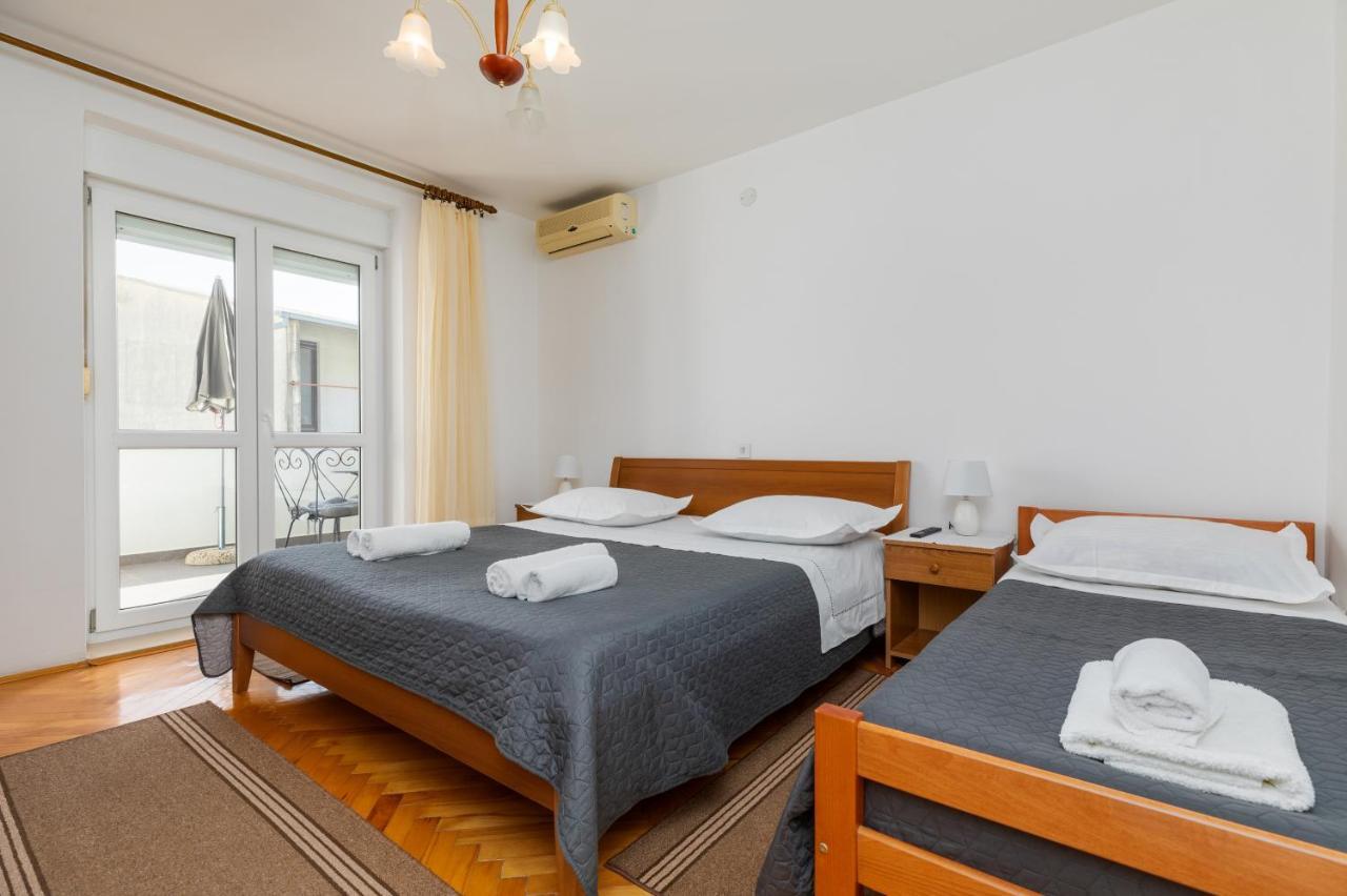 Apartments With A Parking Space Omis - 2745 Esterno foto