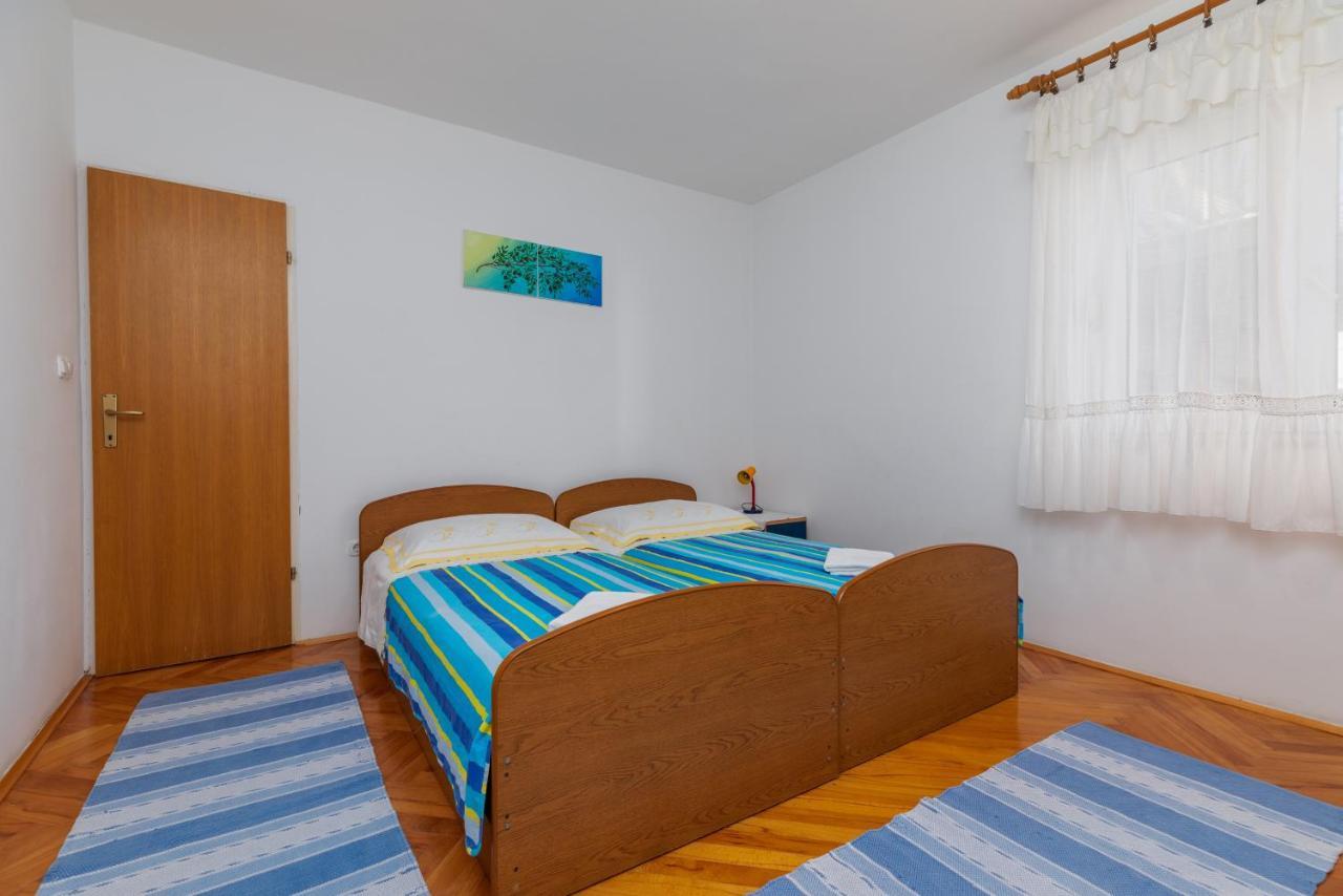 Apartments With A Parking Space Omis - 2745 Esterno foto