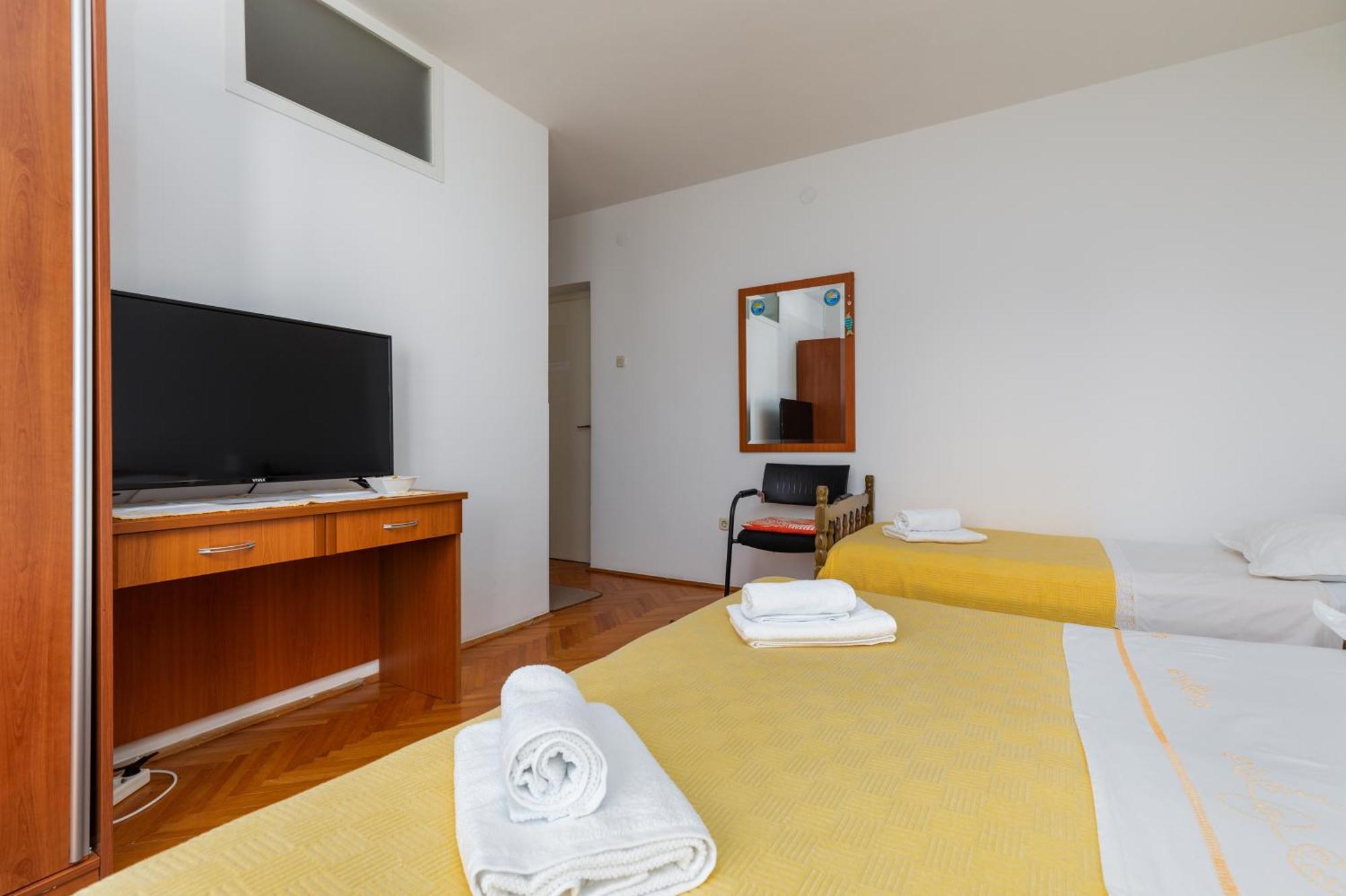 Apartments With A Parking Space Omis - 2745 Camera foto